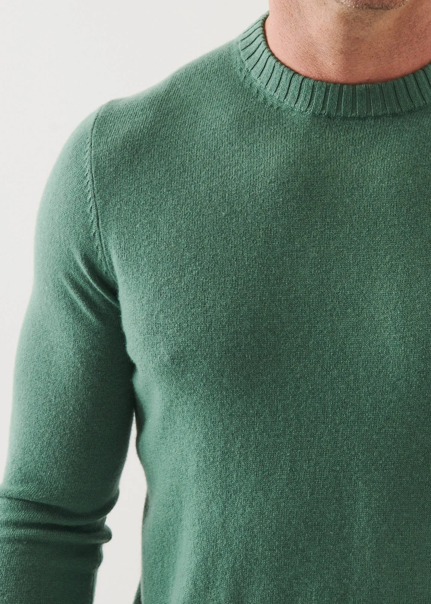 CASHMERE BLEND CREWNECK